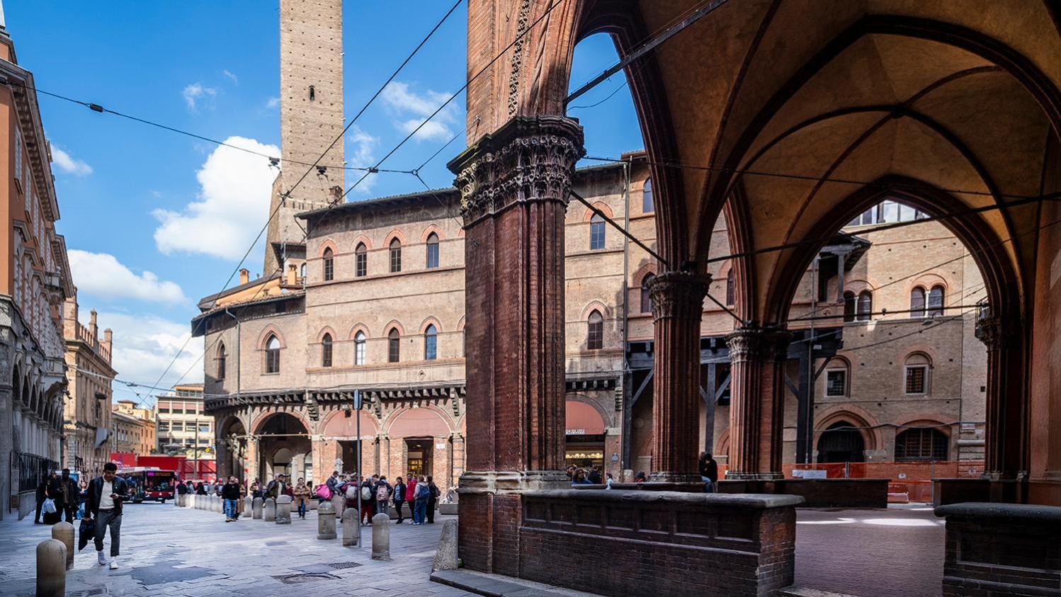 House Of Magic - Due Torri Apartment Bologna Exterior photo